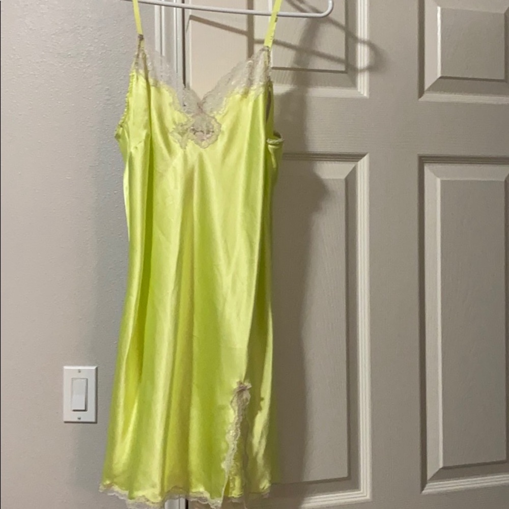 Sexy laced sleeping slip